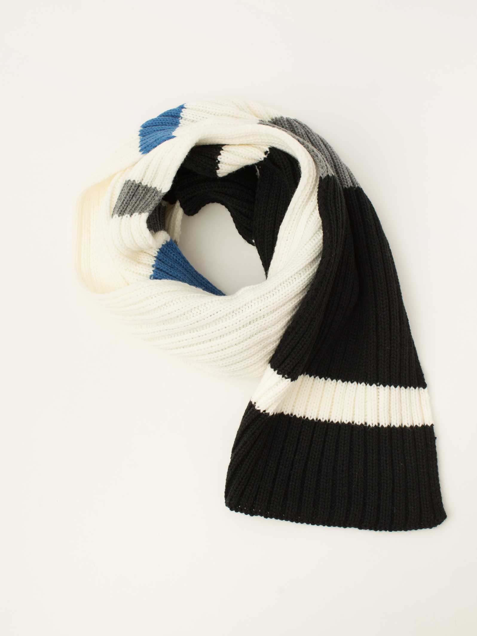 Men knitted scarf Wintertime